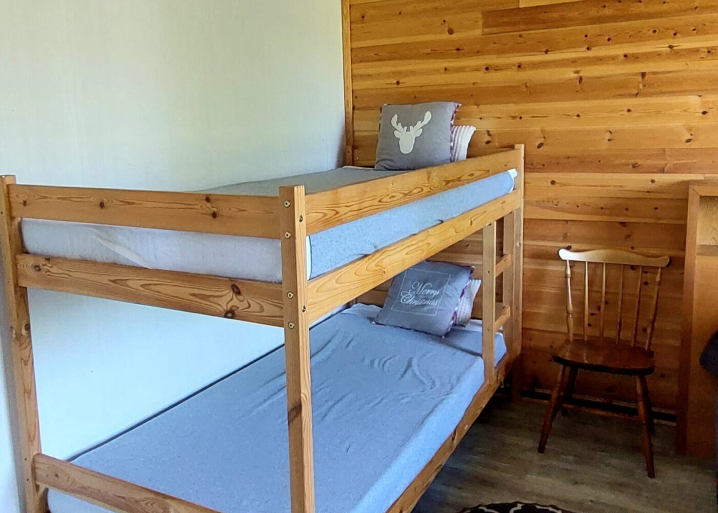 chambre 1 maison rouge